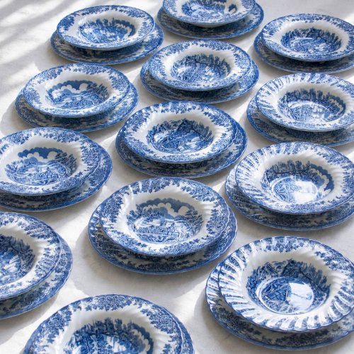 Grand service en faïence anglais 35 pièces signé Staffordshire Churchill
