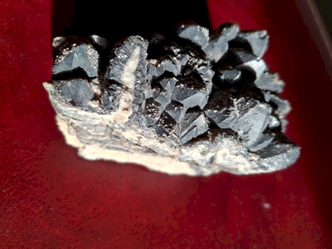 Grand specimen de quartz fumé 1 KG