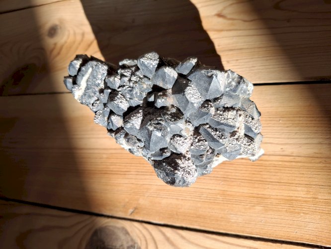 Grand specimen de quartz fumé 1 KG