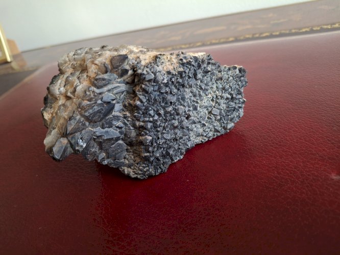 Grand specimen de quartz fumé 1 KG