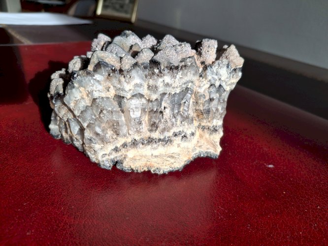 Grand specimen de quartz fumé 1 KG