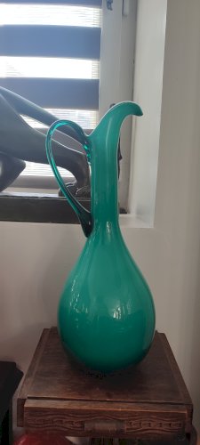 Grand vase-aiguière vintage en verre doublé Empoli (38 cm)