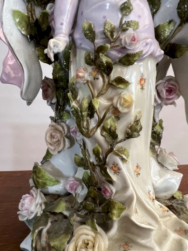 Grand Vase Art Nouveau Allemand Femme Roses Porcelaine vers 1900