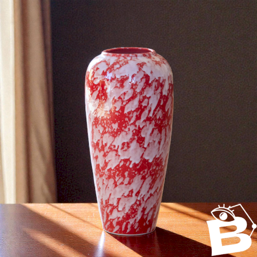 Grand vase artisanal en céramique émaillée rouge moucheté blanc