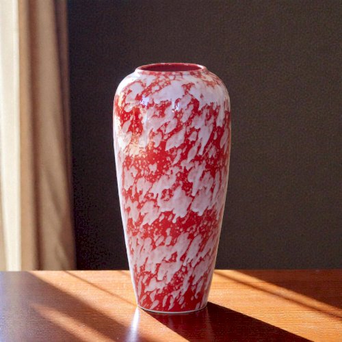 Grand vase artisanal en céramique émaillée rouge moucheté blanc