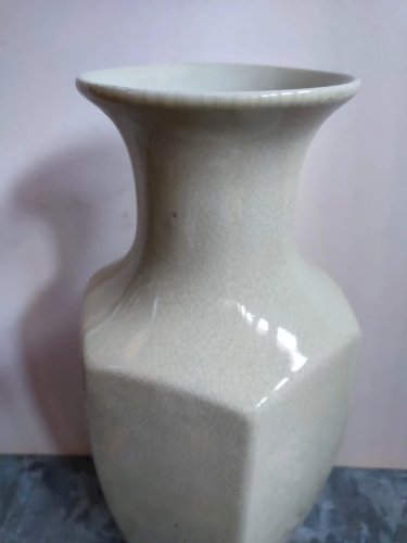 grand vase asiatique en porcelaine craquele vert deau en bon etat