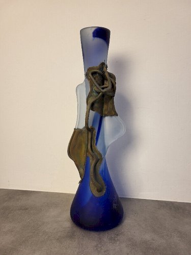 GRAND VASE BLEU EN PATE DE VERRE SIGNEE F. SILVIY REF JE