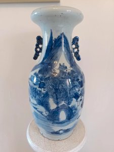 large Chinese vase 19th century? decorated with landscape in good condition