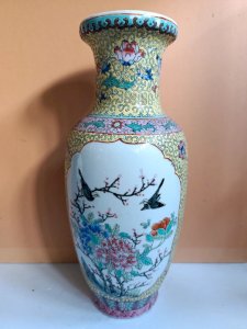 grand vase chinois en porcelaine à decor doiseaux et floral en bon etat