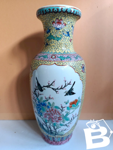 grand vase chinois en porcelaine à decor doiseaux et floral en bon etat