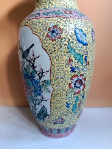 grand vase chinois en porcelaine à decor doiseaux et floral en bon etat