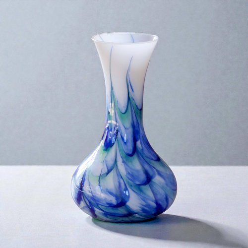 Grand vase de Murano en verre opalin soufflé flammé