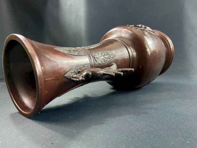 Grand vase en bronze XIXe à décor d'oiseau Japon Meiji