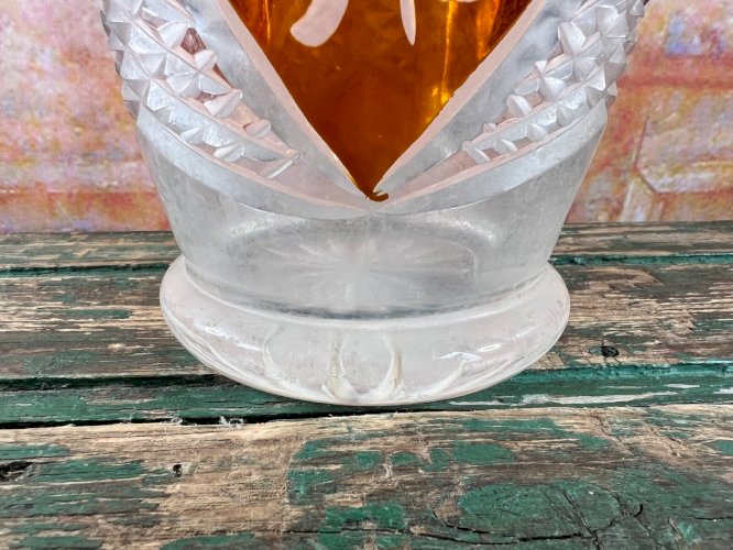 Grand vase en cristal overlay ambre – Décor floral gravé – 29 cm – Pologne