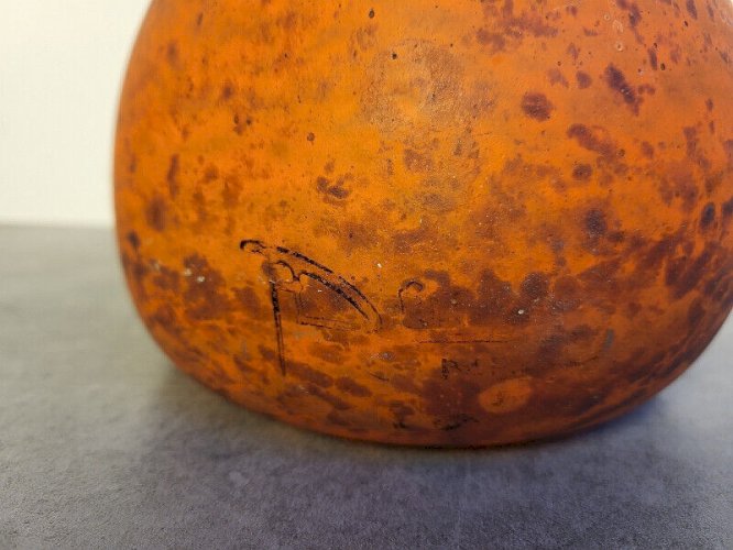 GRAND VASE EN PATE DE VERRE SIGNE DELATTE