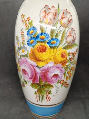 grand vase en porcelaine de limoges à decor floral fait main signé P. Brunhes en bon etat