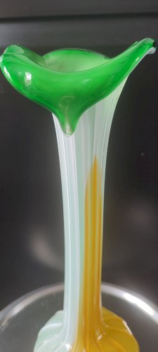 Grand vase en verre soufflé , Verrerie artistique années 70.