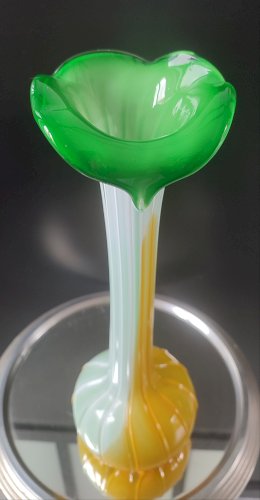 Grand vase en verre soufflé , Verrerie artistique années 70.