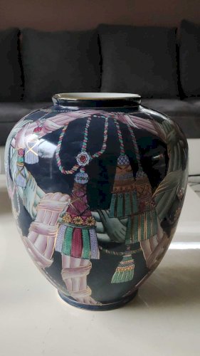Grand Vase forme boule Chinois vintage en porcelaine fine peint main | Vase à fleurs décoratif | Décor de passementerie/motifs enrubannés/embrasses pompons. Dim 23 x 20 cm