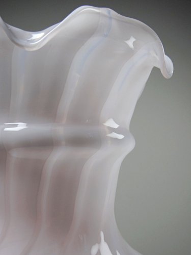 Grand vase opaline tourbillon verre de Murano vintage années 70