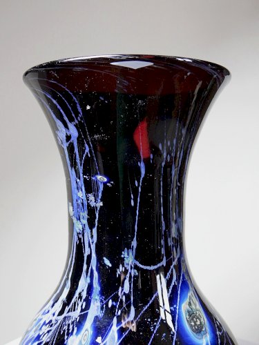 Grand vase verrerie d'art violet à inclusions paillerons d'argent vintage