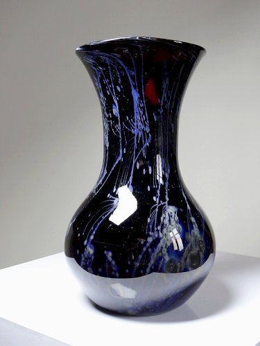 Grand vase verrerie d'art violet à inclusions paillerons d'argent vintage