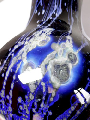 Grand vase verrerie d'art violet à inclusions paillerons d'argent vintage