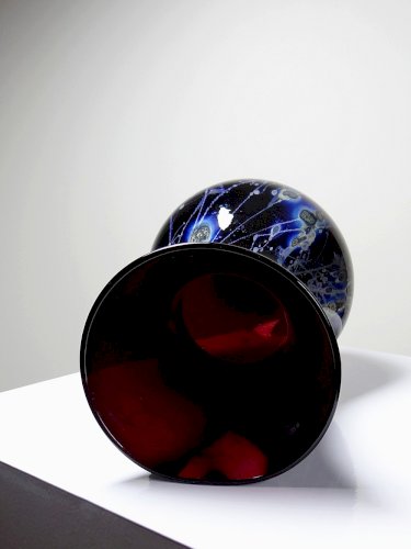 Grand vase verrerie d'art violet à inclusions paillerons d'argent vintage