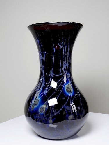 Grand vase verrerie d'art violet à inclusions paillerons d'argent vintage