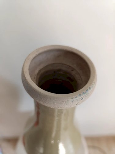 grand vase vert deau craquelé avec fleur en bon etat
