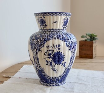 Grand vase vintage faïence - Style Delft bleu et blanc - Décor floral