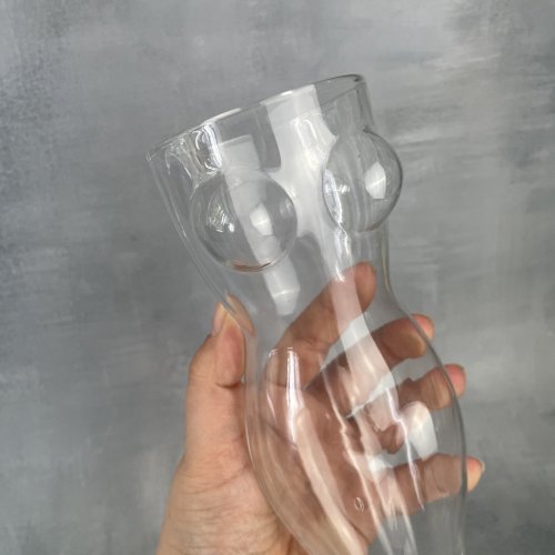 Grand verre à bière corps de femme 500ml ou vase  Haut. ~25.5cm