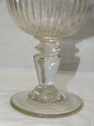 -GRAND VERRE A PIED VERRE XIXe à CÔTES VERTICALES COLLECTION VITRINE     D