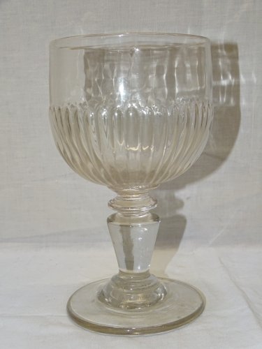 -GRAND VERRE A PIED VERRE XIXe à CÔTES VERTICALES COLLECTION VITRINE     D