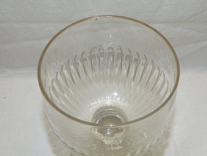 -GRAND VERRE A PIED VERRE XIXe à CÔTES VERTICALES COLLECTION VITRINE     D