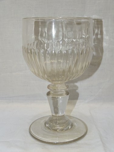 -GRAND VERRE A PIED VERRE XIXe à CÔTES VERTICALES COLLECTION VITRINE     D