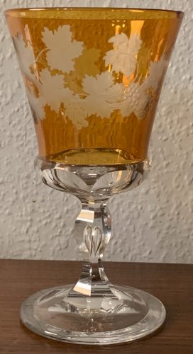 Grand verre d'apparat en cristal jaune d'argent Baccarat St Louis Bohême
