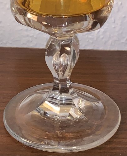 Grand verre d'apparat en cristal jaune d'argent Baccarat St Louis Bohême