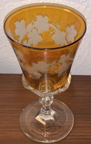 Grand verre d'apparat en cristal jaune d'argent Baccarat St Louis Bohême