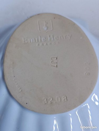 Grand vide poche/coupe en forme de coquillage signé Emile Henry en bon etat