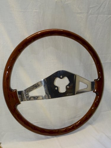-GRAND VOLANT BOIS COULEUR ACAJOU A ADAPTER de BATEAU CAMION AUTO COLLECTION  D