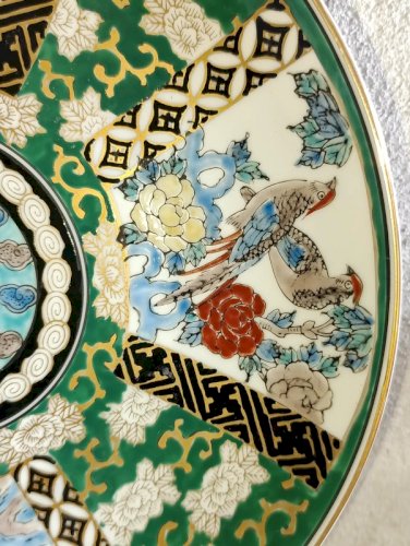 grande assiette imari fait main decor floral et animalier en bon etat