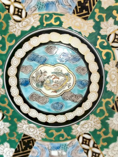 grande assiette imari fait main decor floral et animalier en bon etat