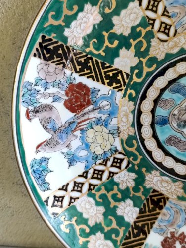 grande assiette imari fait main decor floral et animalier en bon etat
