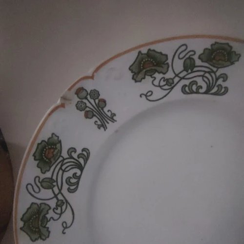 Grande assiette plate U & C Sarreguemines, décor 1900