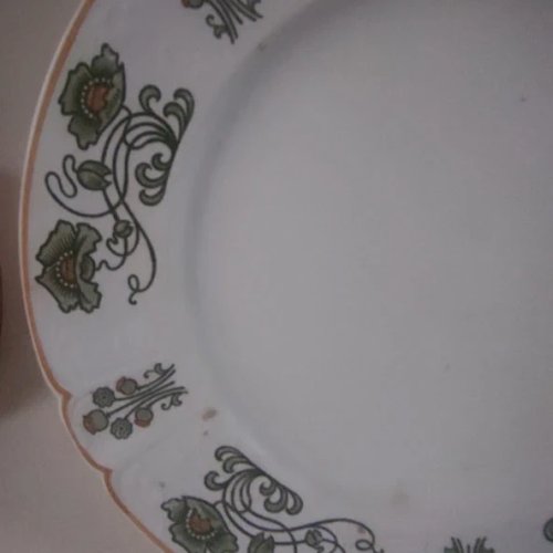 Grande assiette plate U & C Sarreguemines, décor 1900