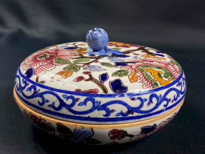 Grande boite bonbonnière en faïence de Gien décor Pivoines