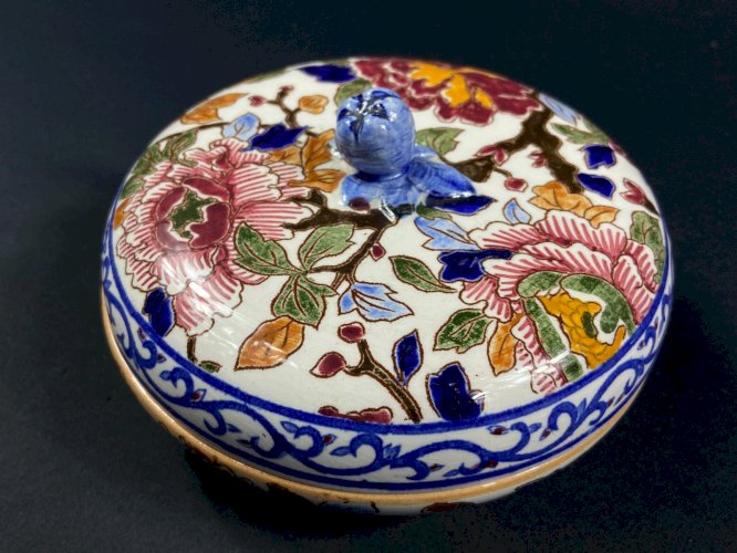 Grande boite bonbonnière en faïence de Gien décor Pivoines