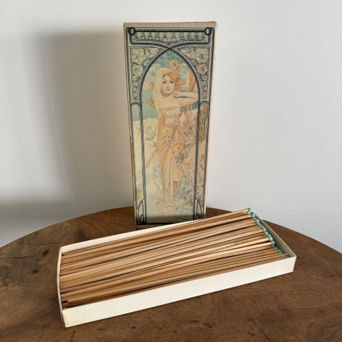Grande boite d'allumettes décor Mucha Éclat du Jour M3504