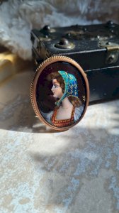 Grande Broche ancienne émaillée signée S.F bijou Paris collection